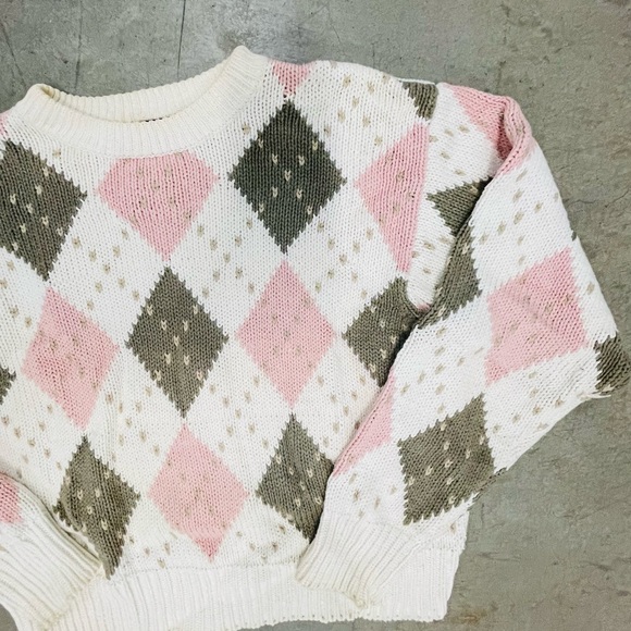 vintage 90s preppy pink and green argyle sweater! - Picture 2 of 4